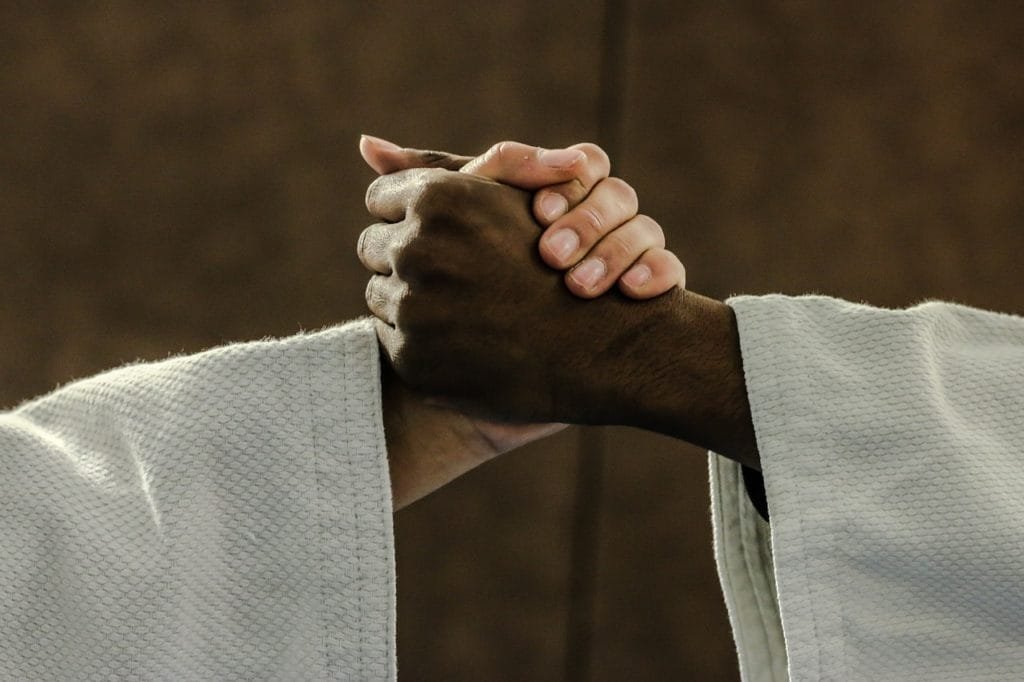 judo, hands, kimono-2121640.jpg